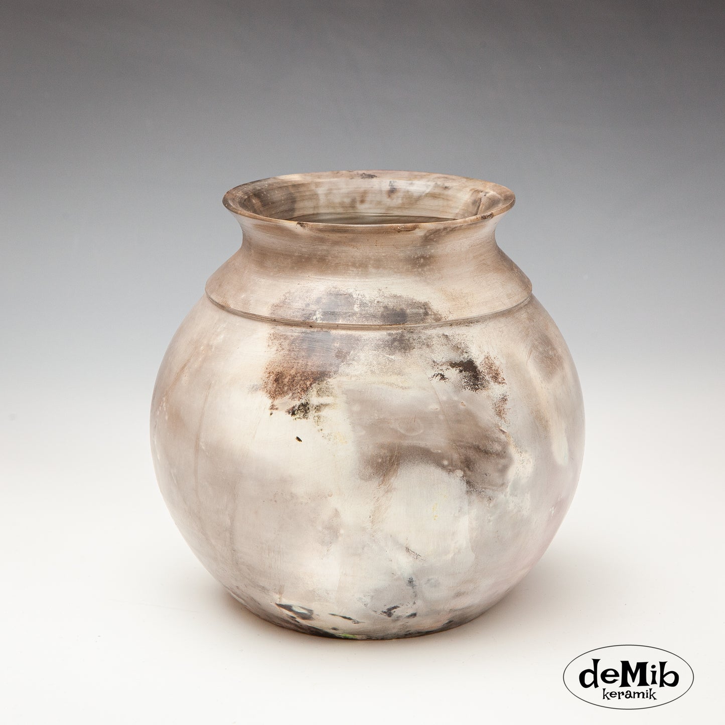 Elegant Round Pit Fired Vase (17 cm)