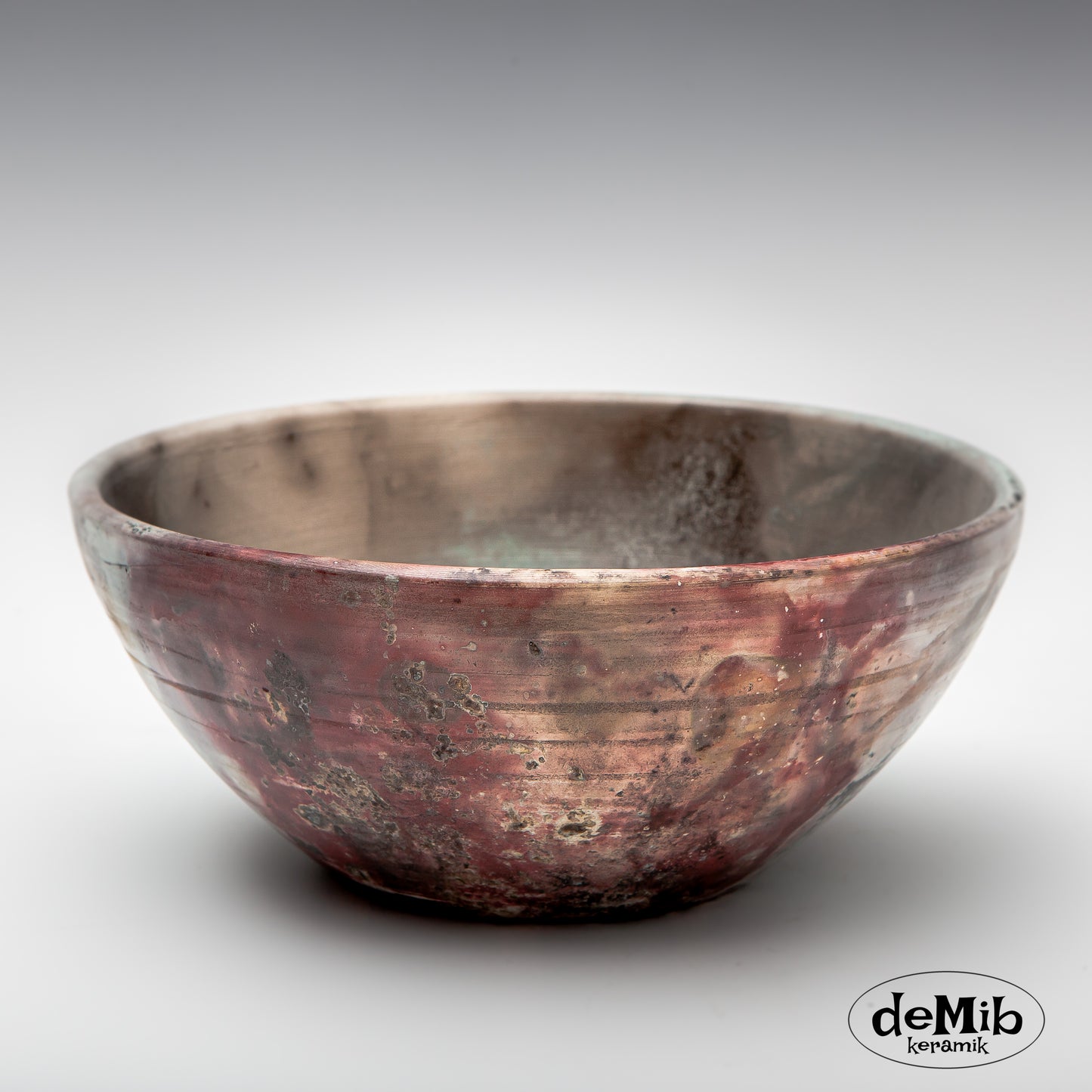 Gray Pit Fired Bowl in Porcelain (22 cm wide)