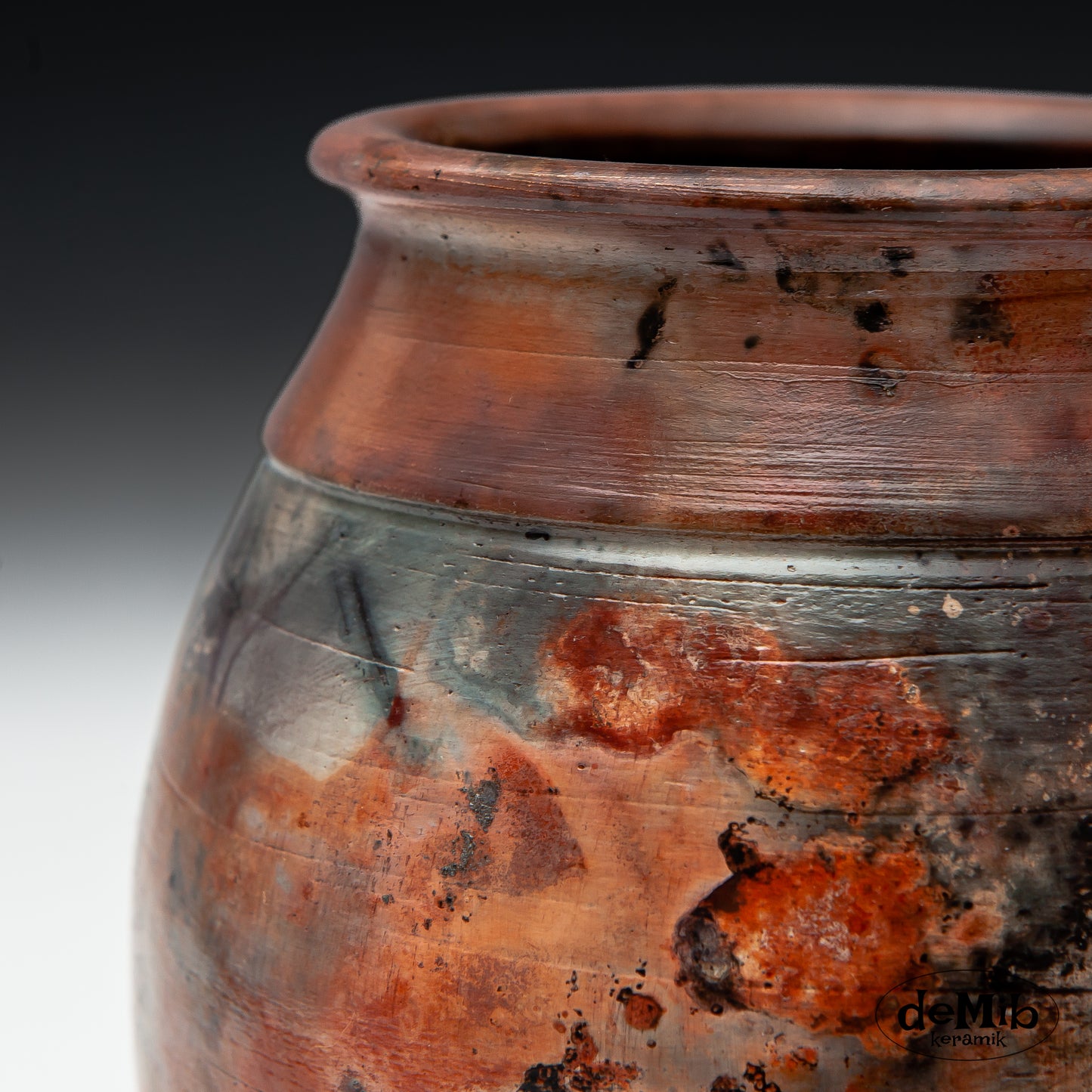 Pitfired Vase in Vivid Colors (19 cm)