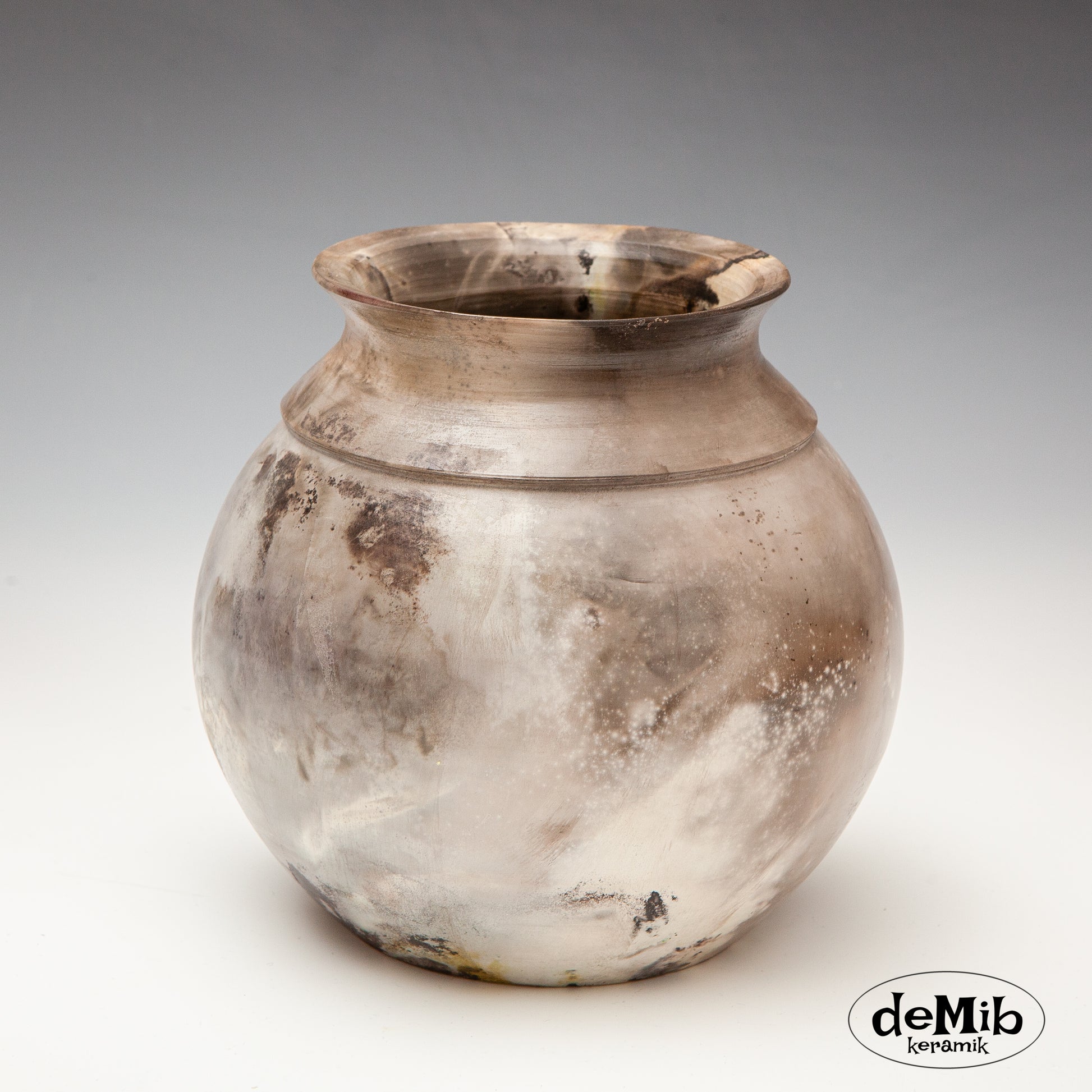 Elegant Round Pit Fired Vase (17 cm)
