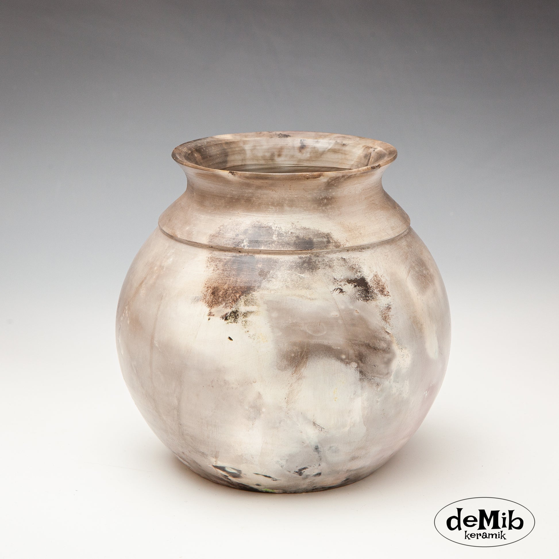 Elegant Round Pit Fired Vase (17 cm)