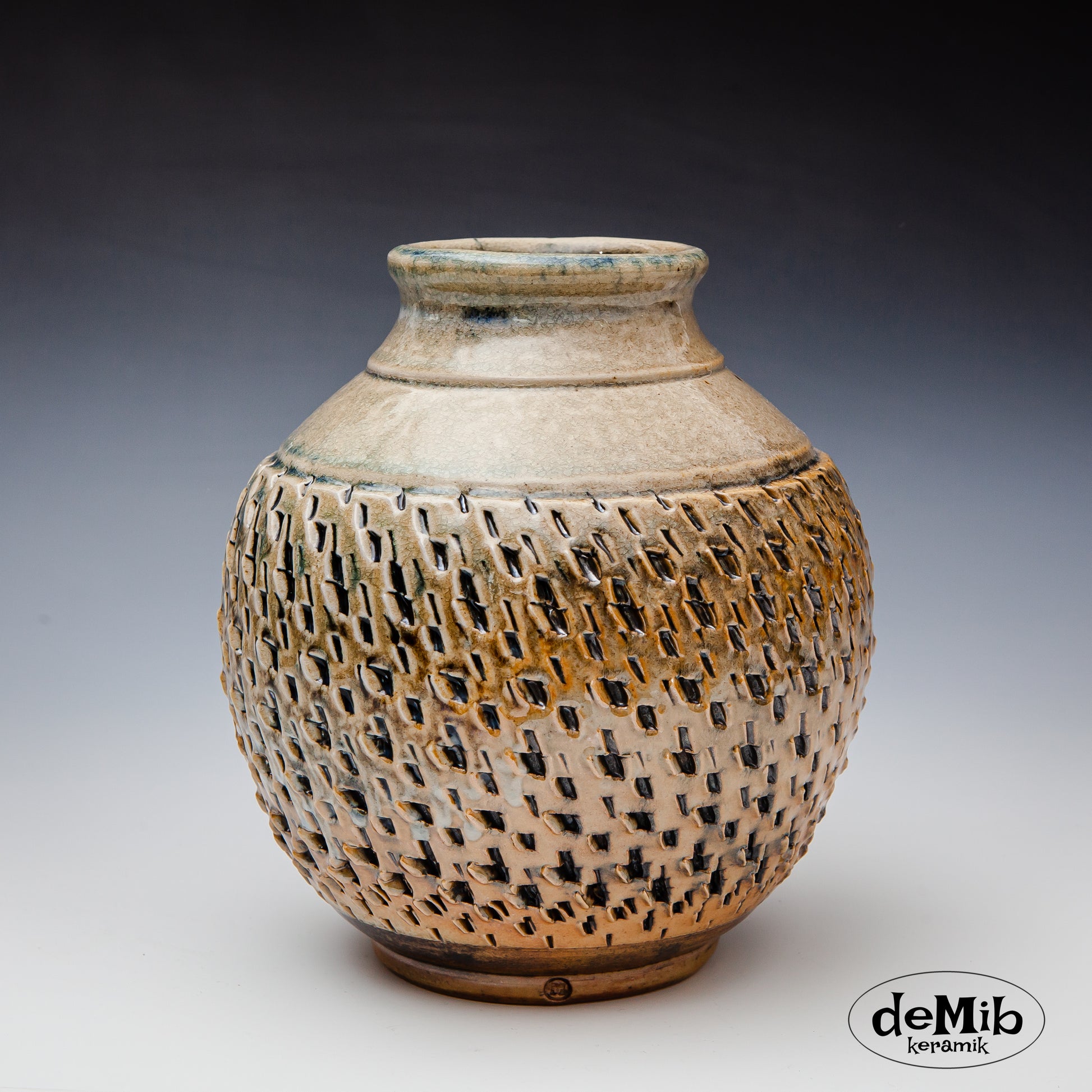Strong Textured vase - Wood Fired (17 cm)