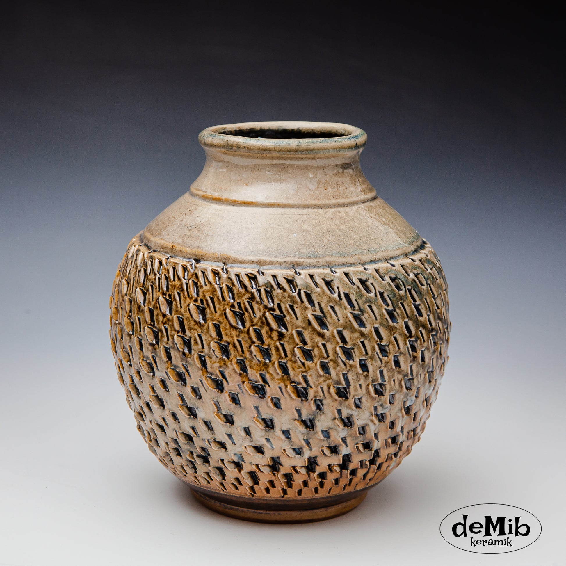 Strong Textured vase - Wood Fired (17 cm)