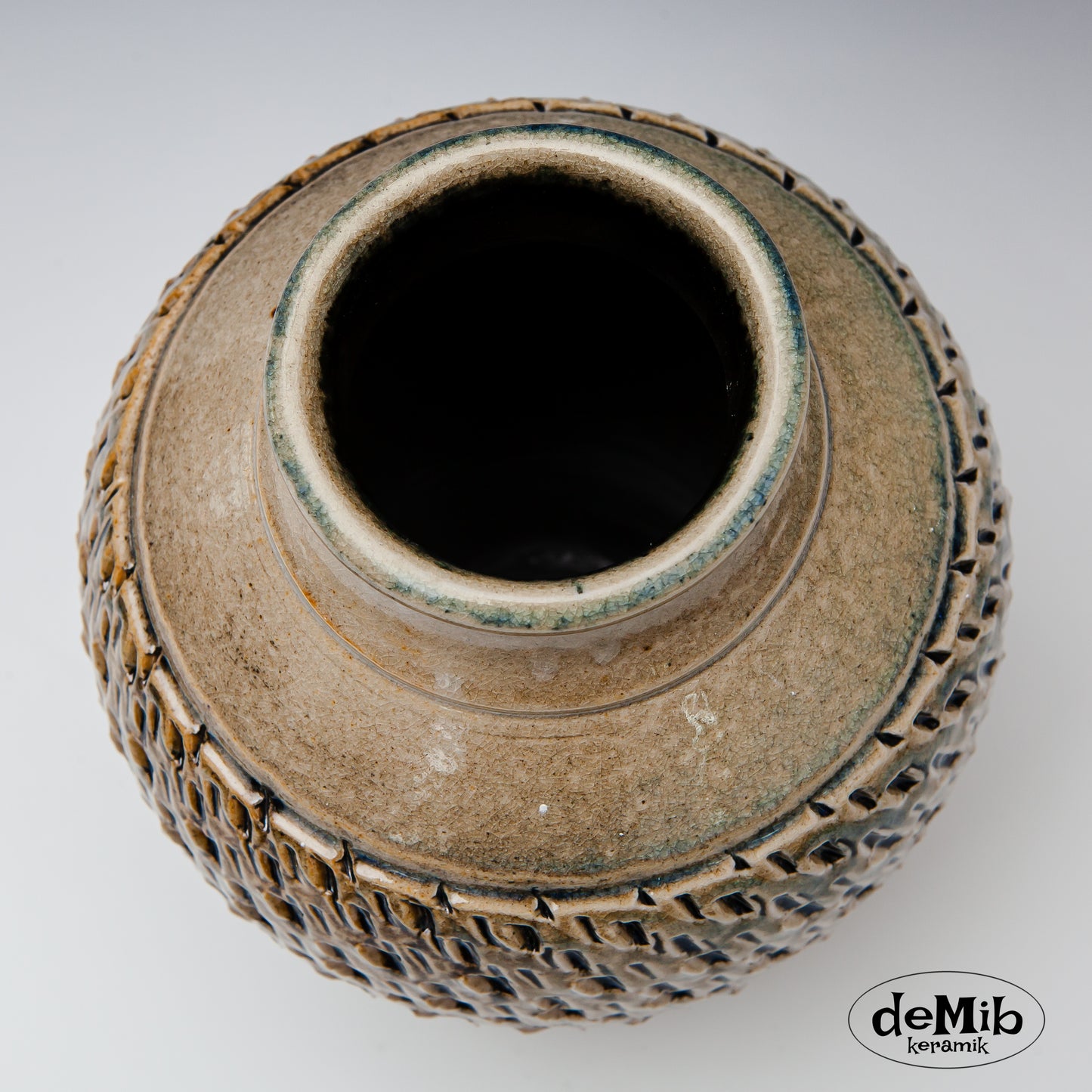Strong Textured vase - Wood Fired (17 cm)