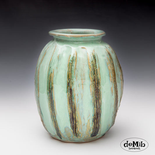 Strong Textured Stoneware Vase ((21 cm)