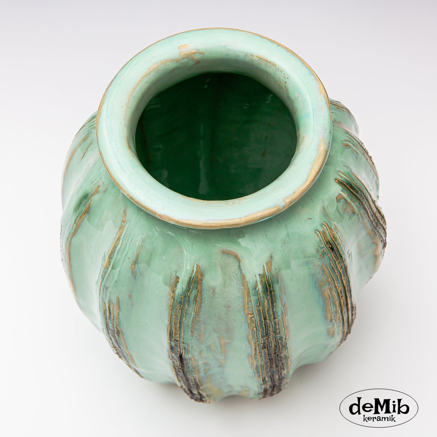 Strong Textured Stoneware Vase ((21 cm)