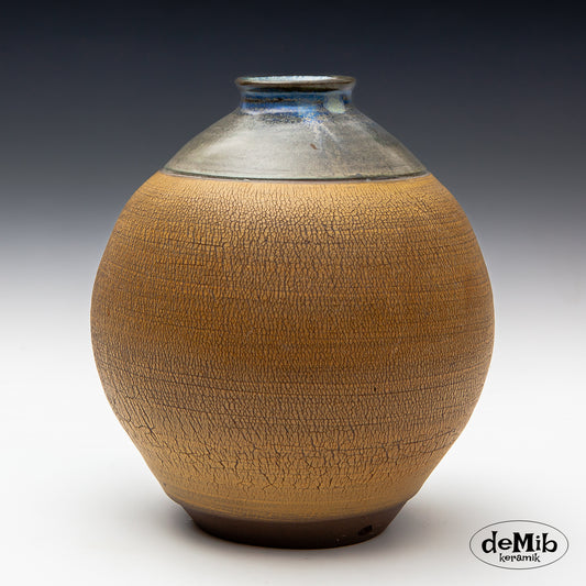 Round Vase with Textured Matte Gold Body