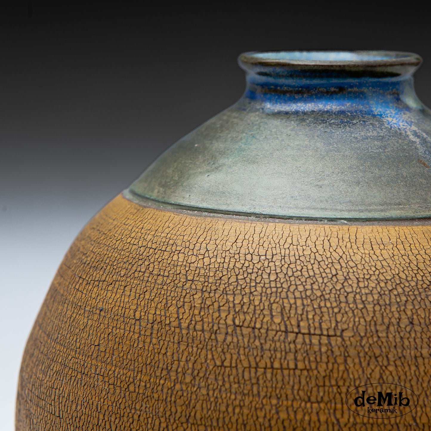 Round Vase with Textured Matte Gold Body