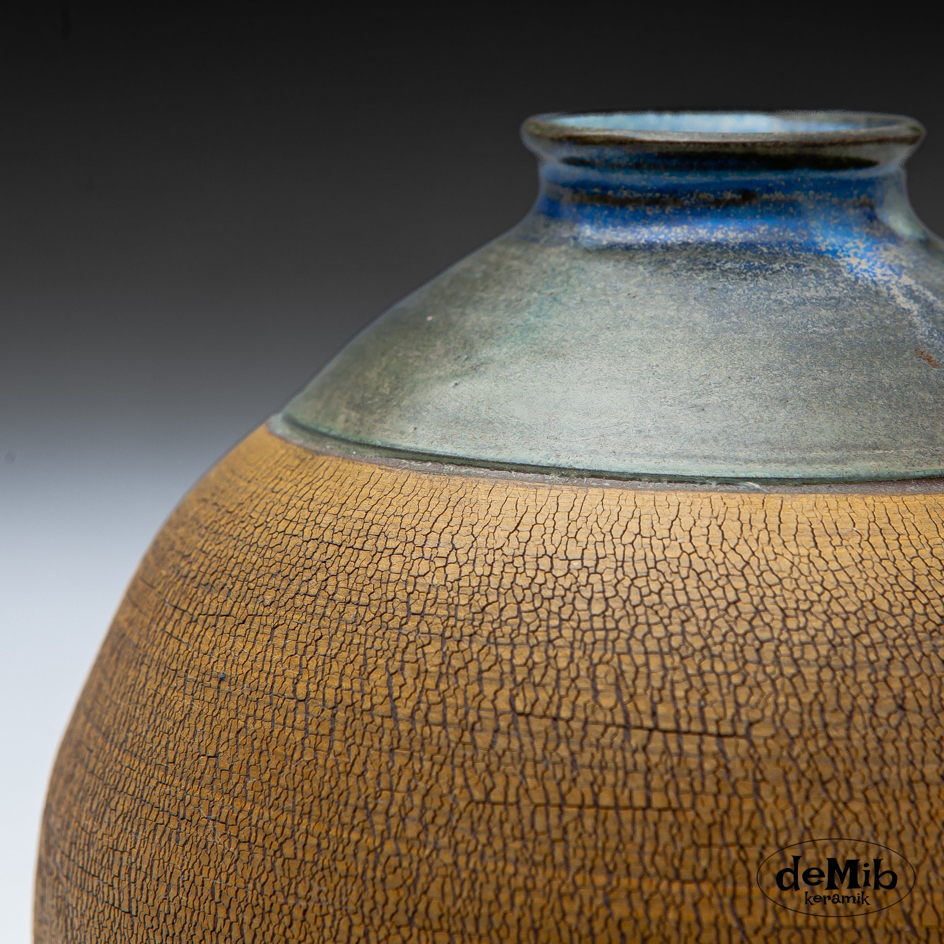 Round Vase with Textured Matte Gold Body