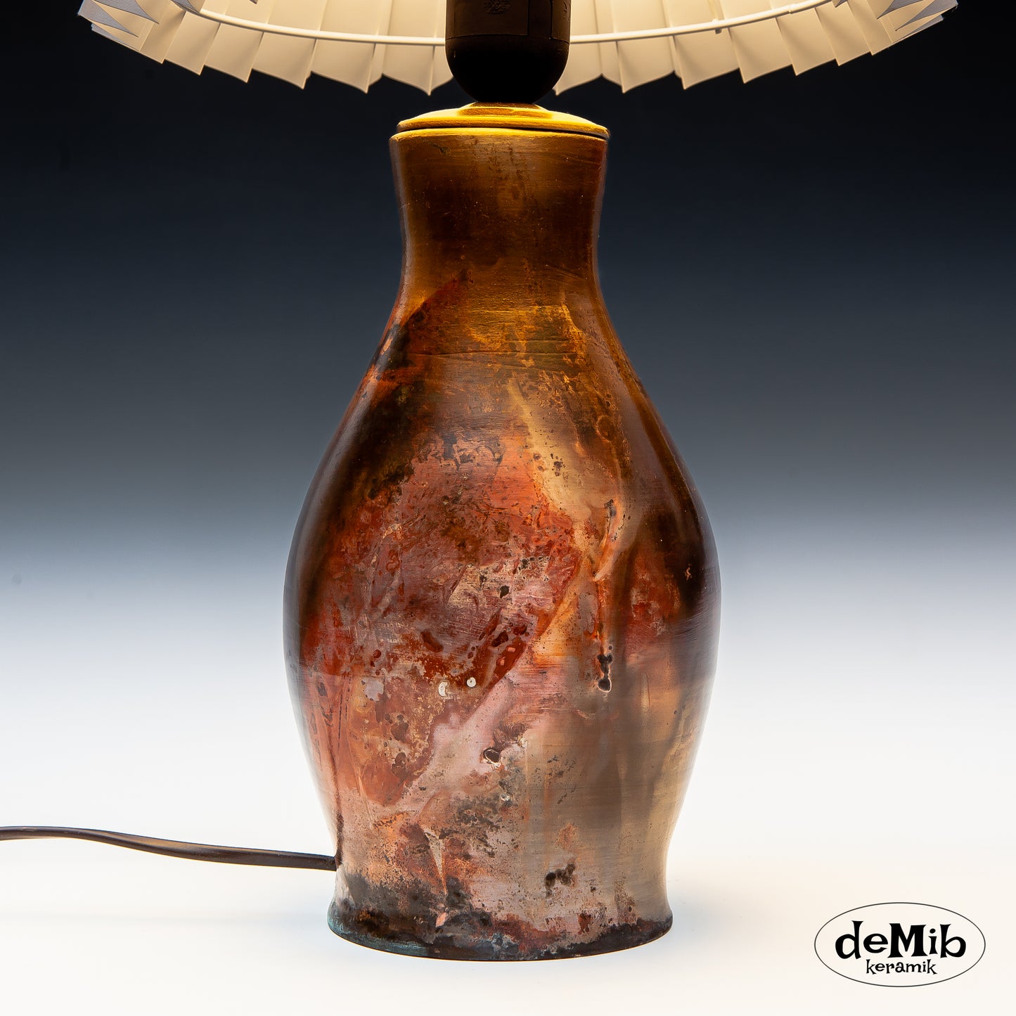 Elegant Ceramic Table Lamp