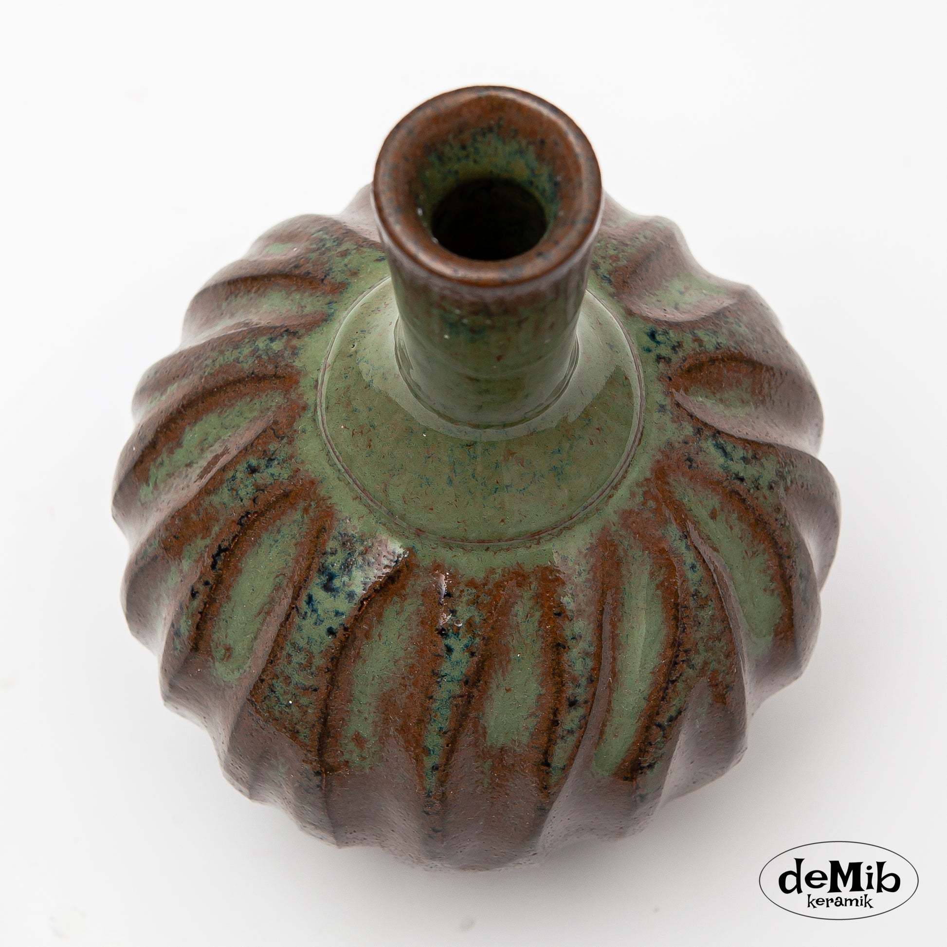 Small Carved Vase (18 c,m)